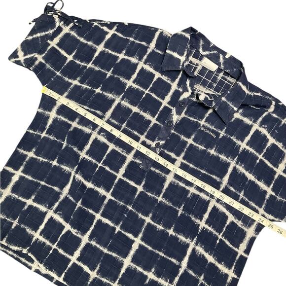 Columbia Women’s Blue and White Button Down Shirt Size Large EUC - Picture 5 of 8